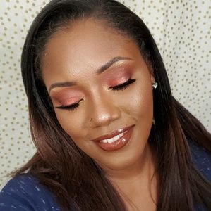 Meet your Posher, Raquel